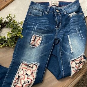 Super cute baseball pants!